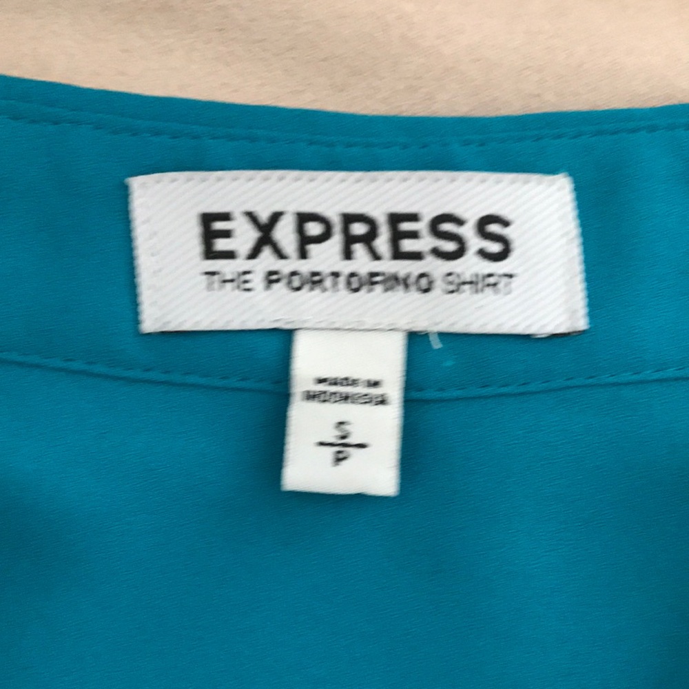 Express Collared Button Down Blouse - Picture 4 of 4